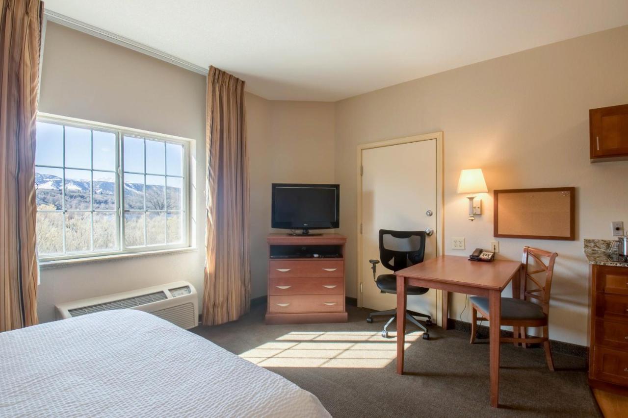 Western Slope Hotel Parachute